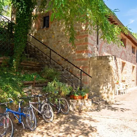 Charming In Massa Marittima, Shared Pool Апартаменты
